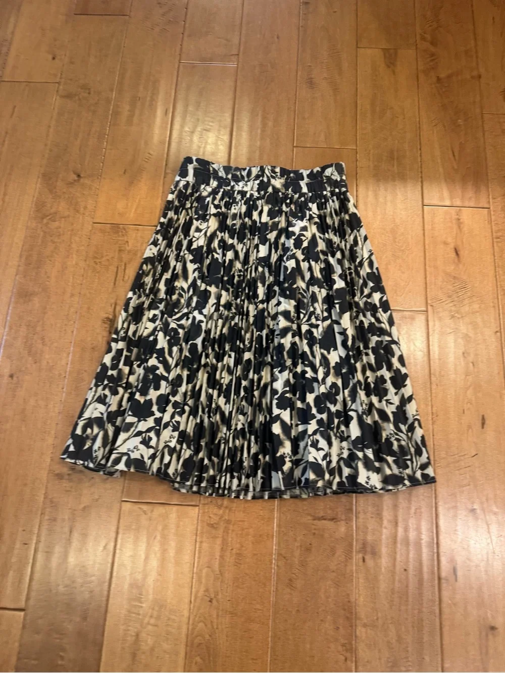 J. Crew Black and Cream Floral Pleated Midi Skirt XS-